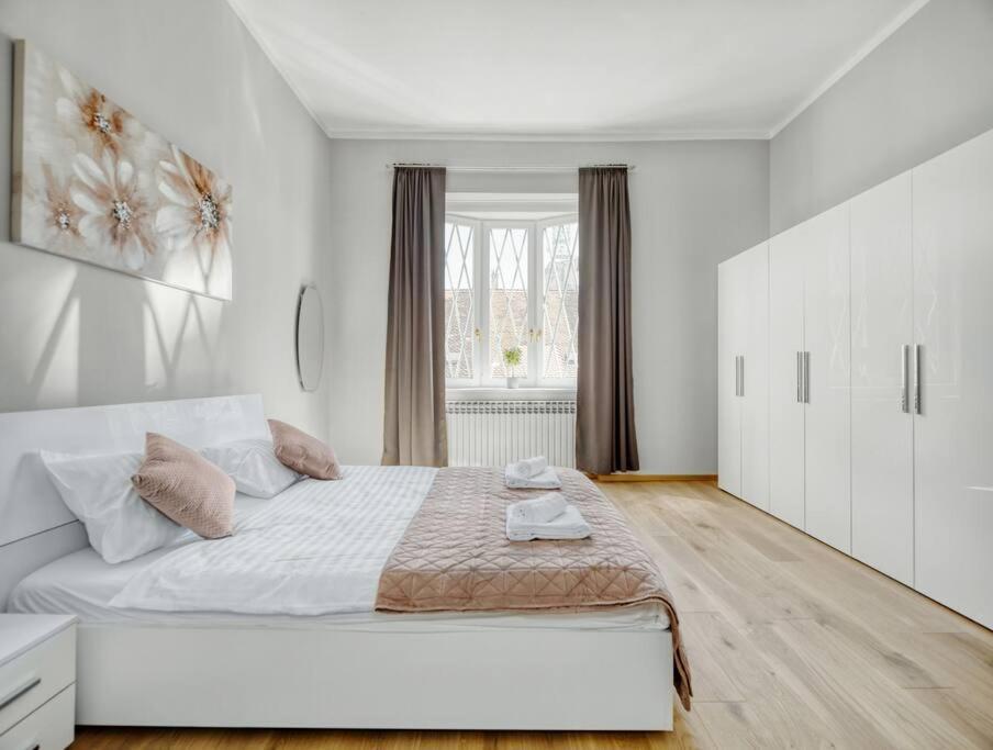 City Twenty 2Bdr Apartment By Irundo ซาเกร็บ ภายนอก รูปภาพ
