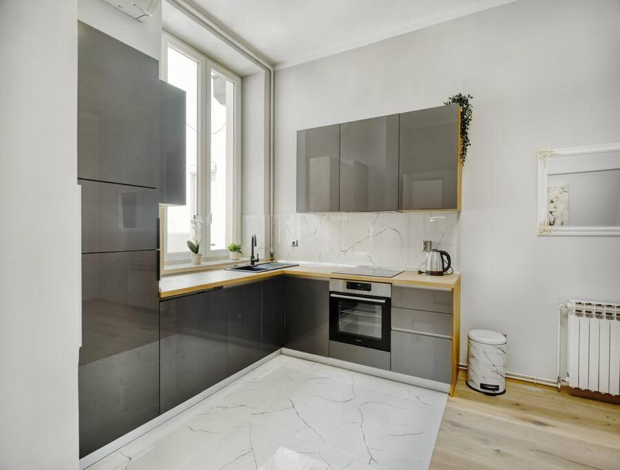 City Twenty 2Bdr Apartment By Irundo ซาเกร็บ ภายนอก รูปภาพ