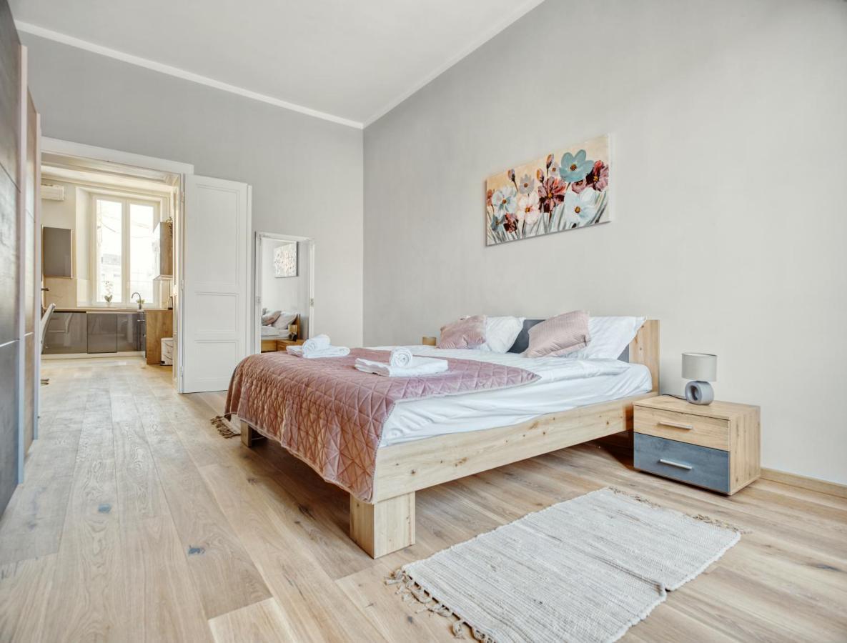 City Twenty 2Bdr Apartment By Irundo ซาเกร็บ ภายนอก รูปภาพ